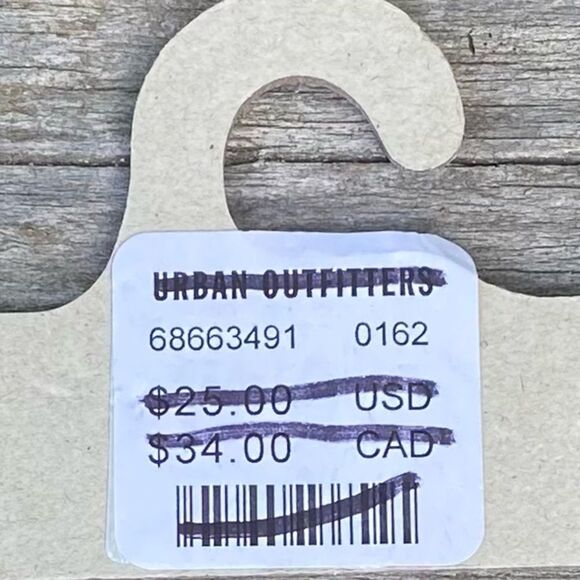 Two (2) Urban Outfitters OU Layering Cream Shell & Pearl Gold Necklaces NWT - Picture 6 of 6